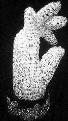 Сценическая перчатка Майкла Джексона, врученная последнему в 1984 году во время церемонии награждения его призом Grammy, горный хрусталь
